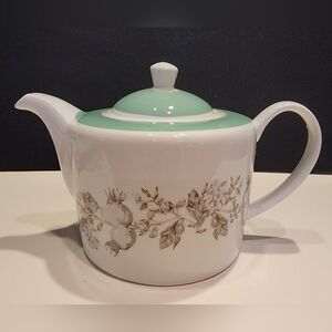 Bonjour Fruitful Nectar 34 Oz Teapot White/Aqua/Bronze  pre-owned